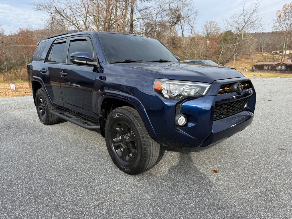 2017 Toyota 4Runner Image 2