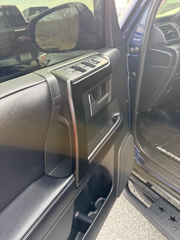 2017 Toyota 4Runner Image 8