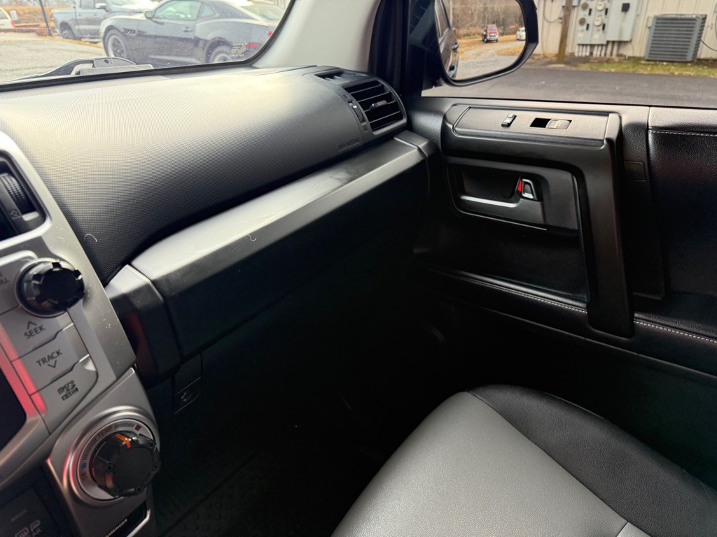 2017 Toyota 4Runner Image 15