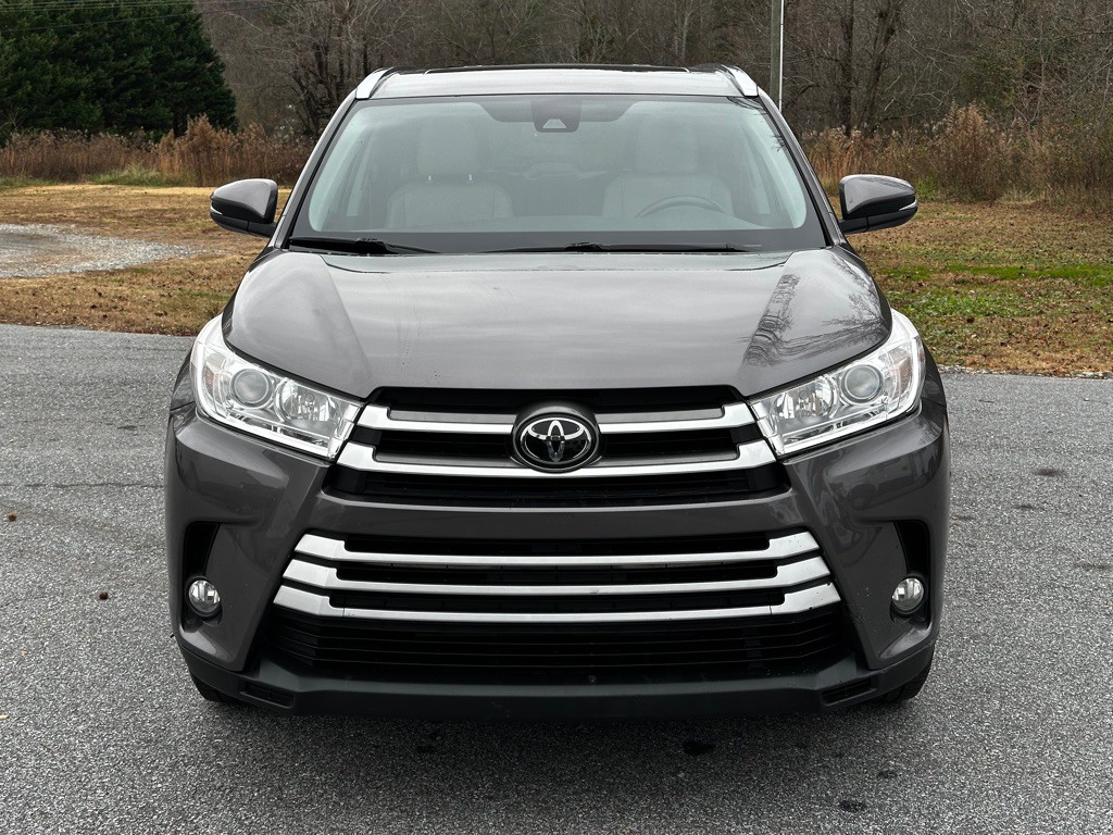 2019 Toyota Highlander Image 2