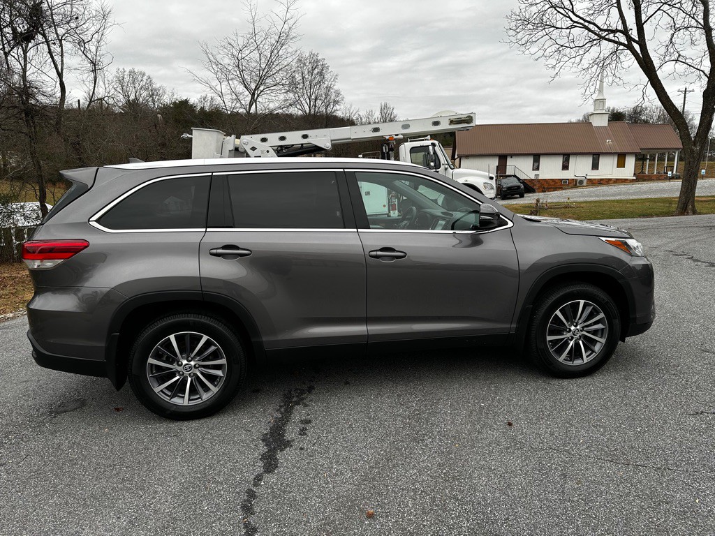 2019 Toyota Highlander Image 8