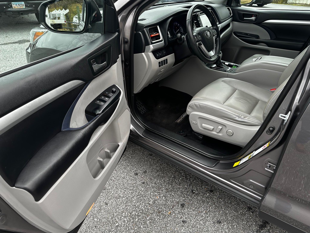2019 Toyota Highlander Image 9