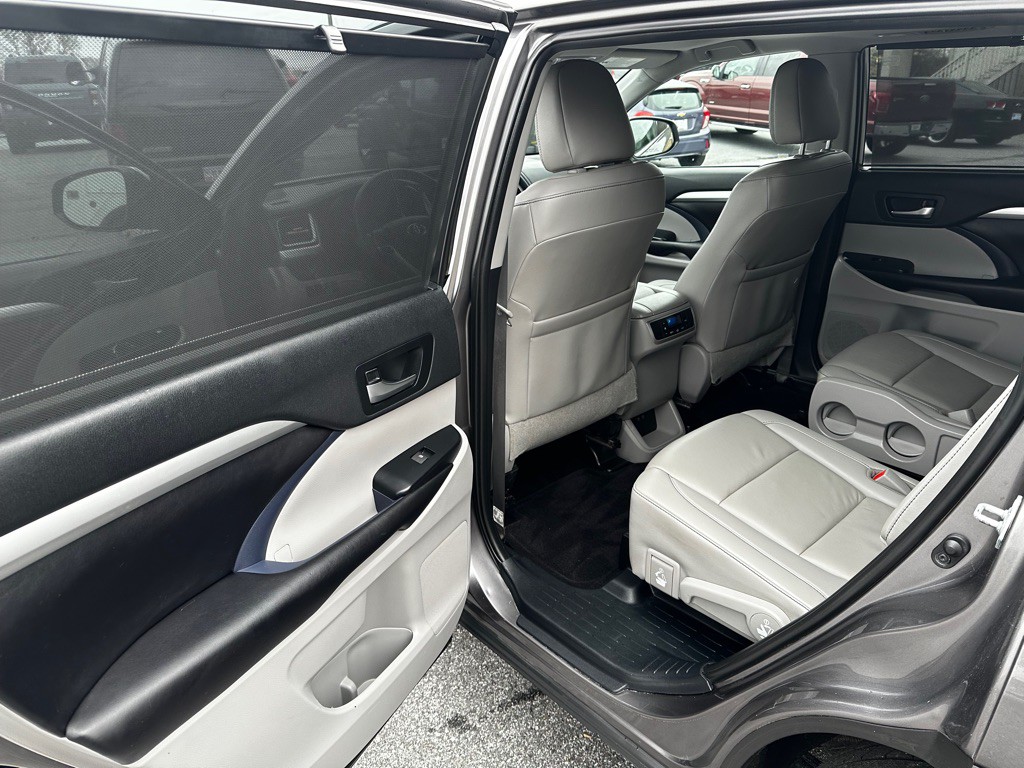 2019 Toyota Highlander Image 10