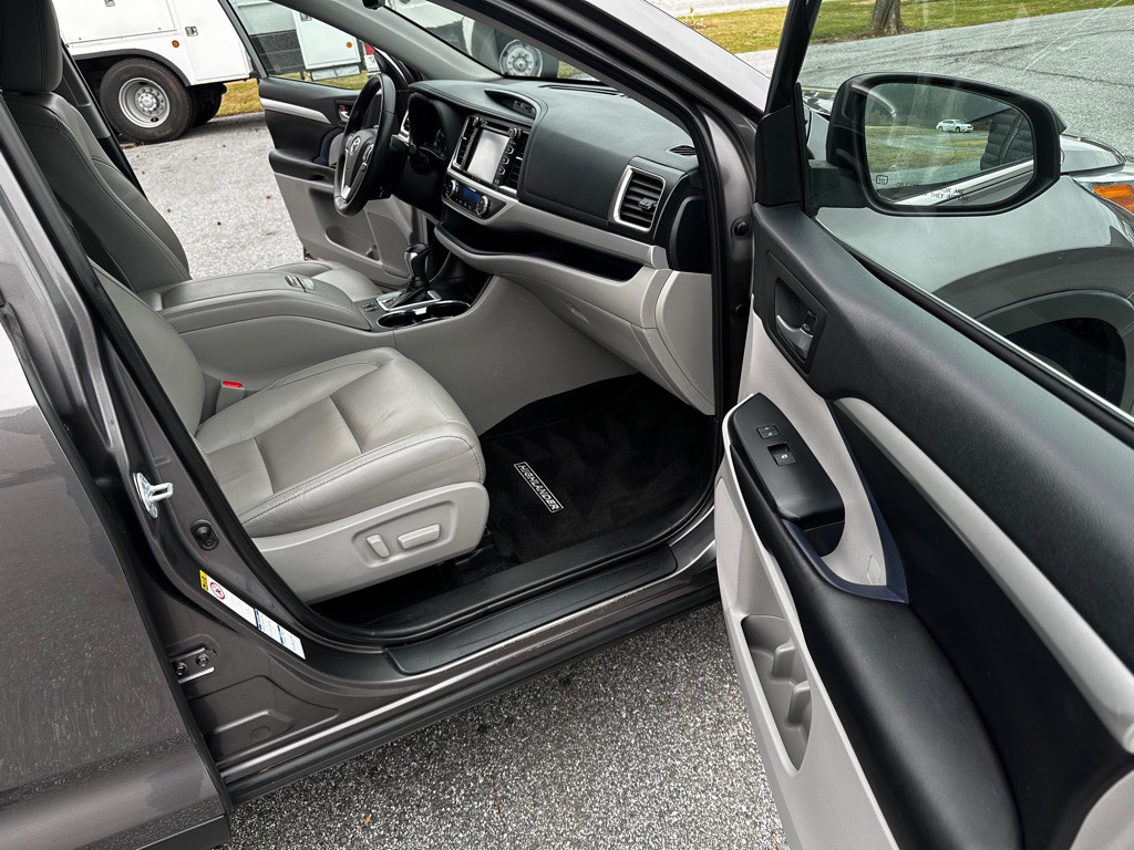 2019 Toyota Highlander Image 11