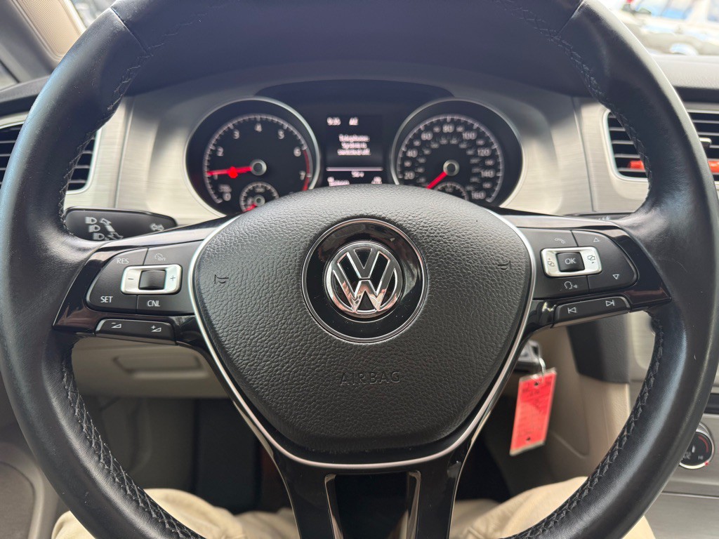 2016 Volkswagen Golf Image 13