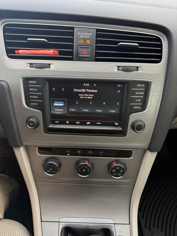 2016 Volkswagen Golf Image 14