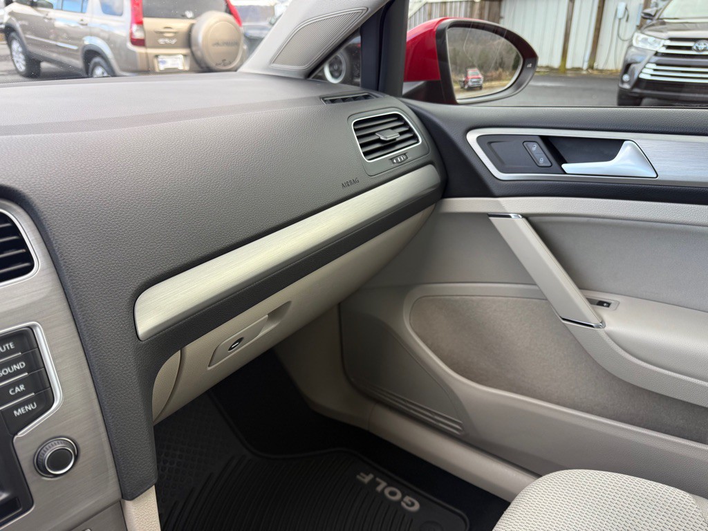 2016 Volkswagen Golf Image 15