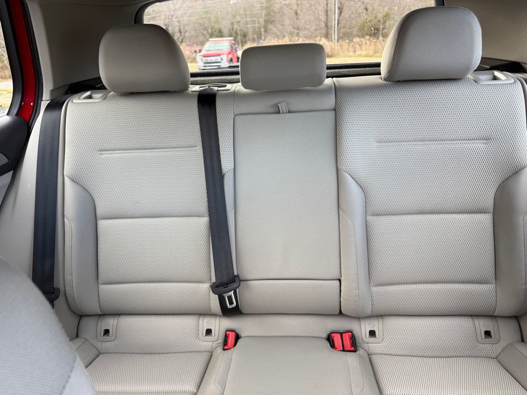 2016 Volkswagen Golf Image 17