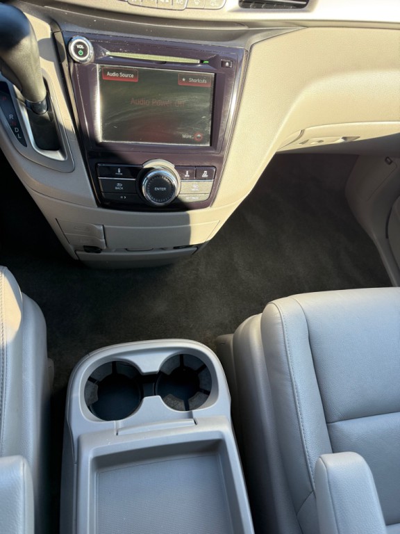 2015 Honda Odyssey Image 16