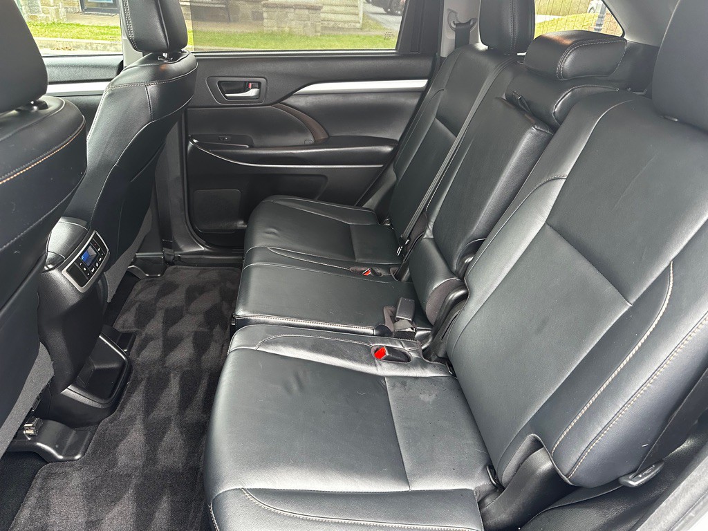 2018 Toyota Highlander Image 14