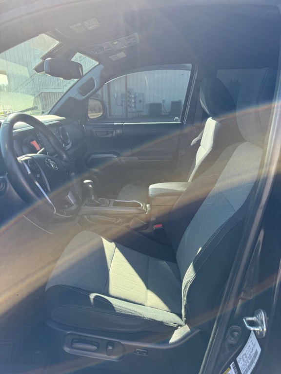2021 Toyota Tacoma Image 10
