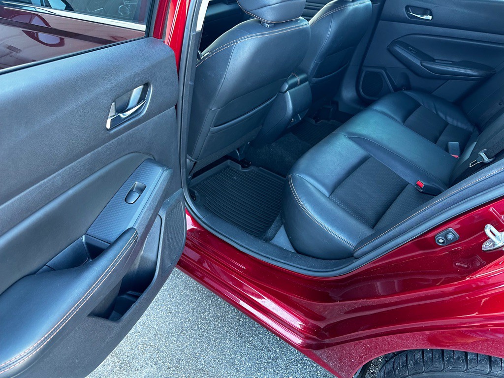 2020 Nissan Altima Image 10