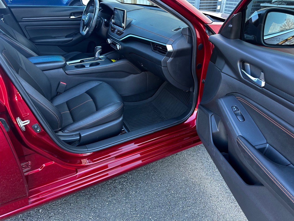 2020 Nissan Altima Image 11