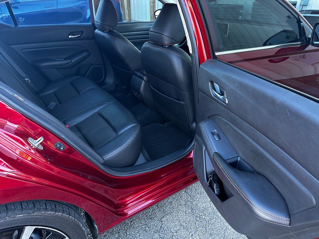 2020 Nissan Altima Image 12