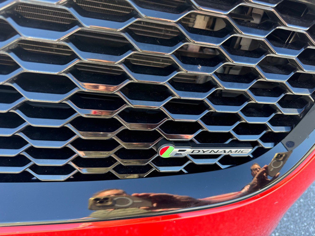 2020 Jaguar E-pace Image 9