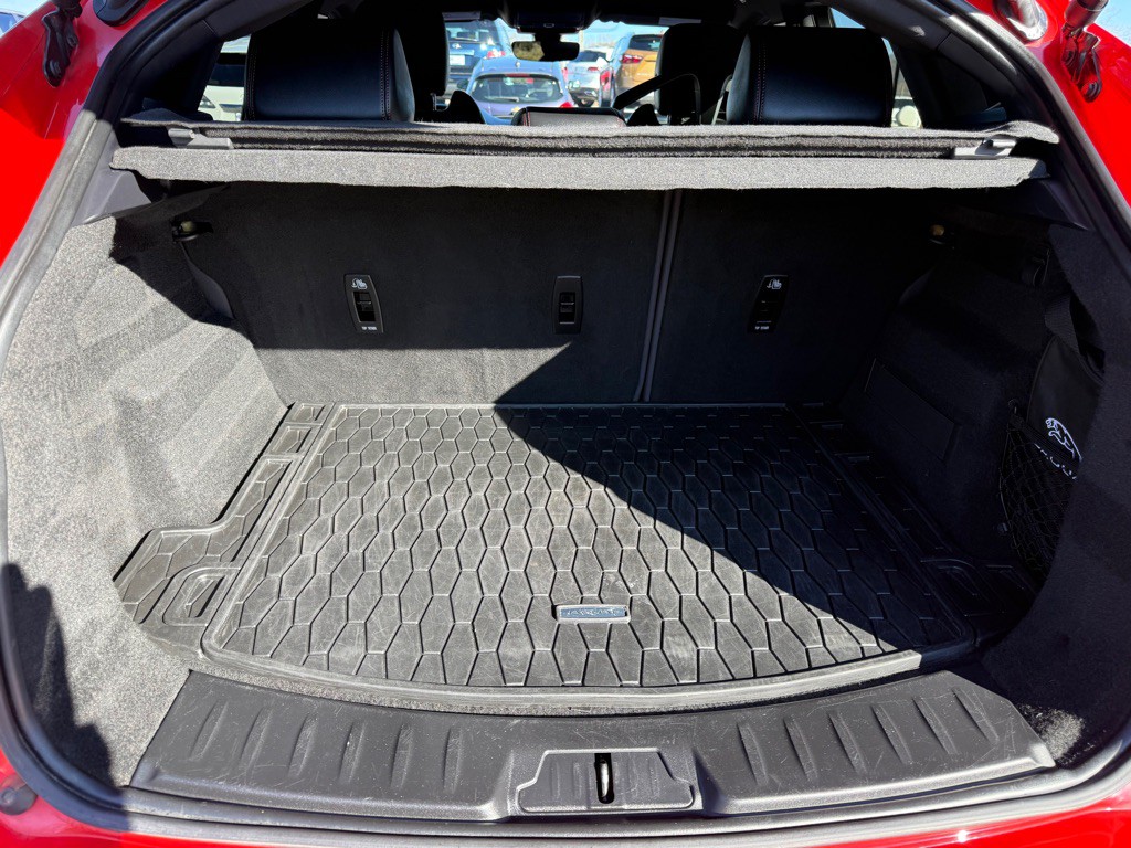 2020 Jaguar E-pace Image 12