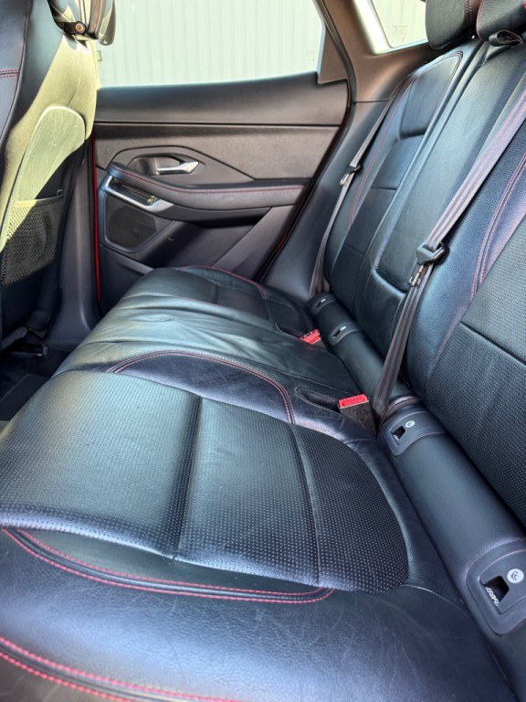 2020 Jaguar E-pace Image 16