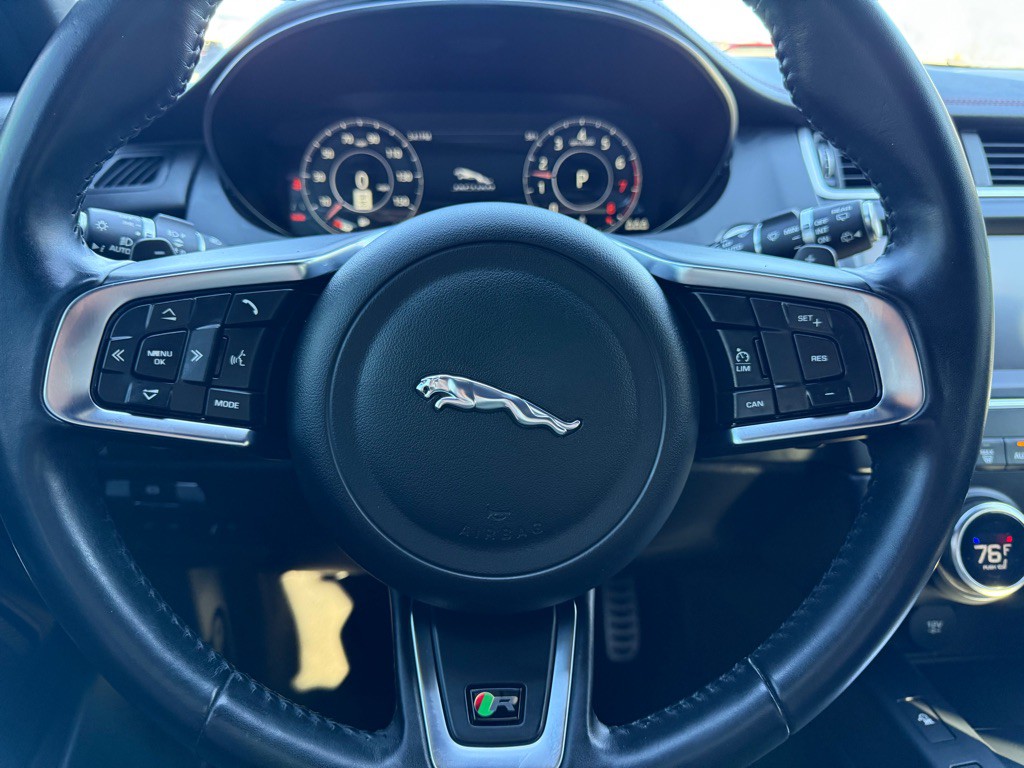 2020 Jaguar E-pace Image 18