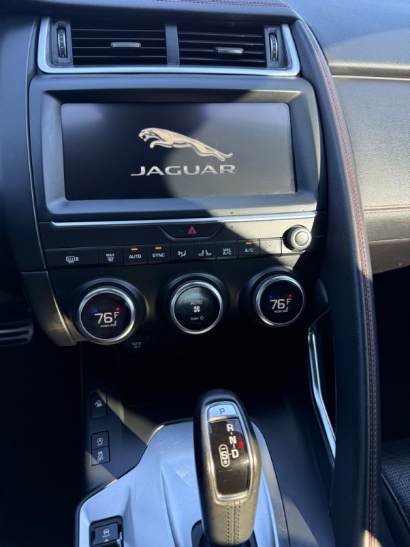 2020 Jaguar E-pace Image 19