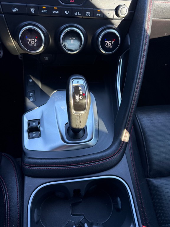 2020 Jaguar E-pace Image 21