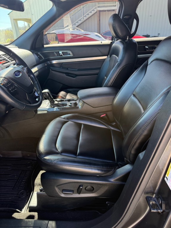 2019 Ford Explorer Image 8