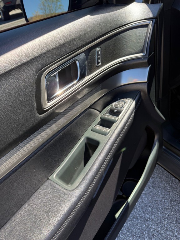 2019 Ford Explorer Image 9