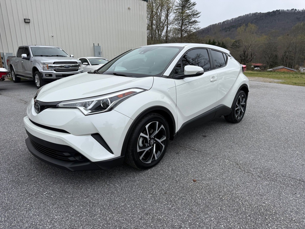 2019 Toyota C-HR Image 1