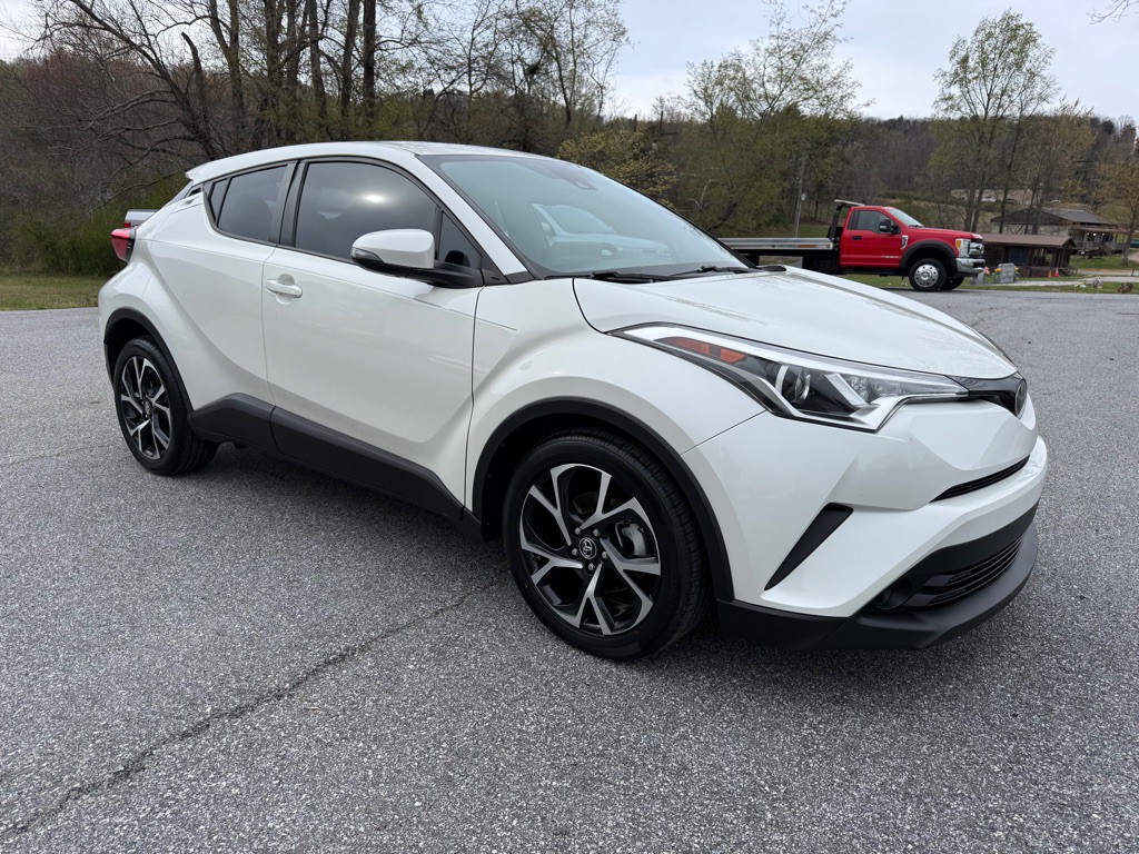 2019 Toyota C-HR Image 2