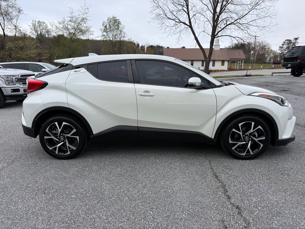 2019 Toyota C-HR Image 3