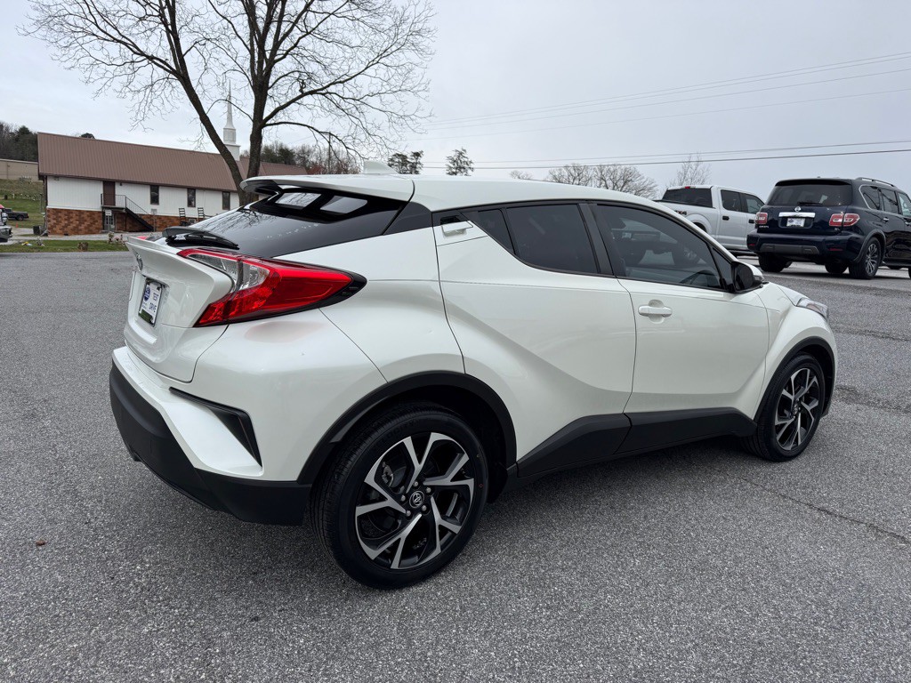 2019 Toyota C-HR Image 4