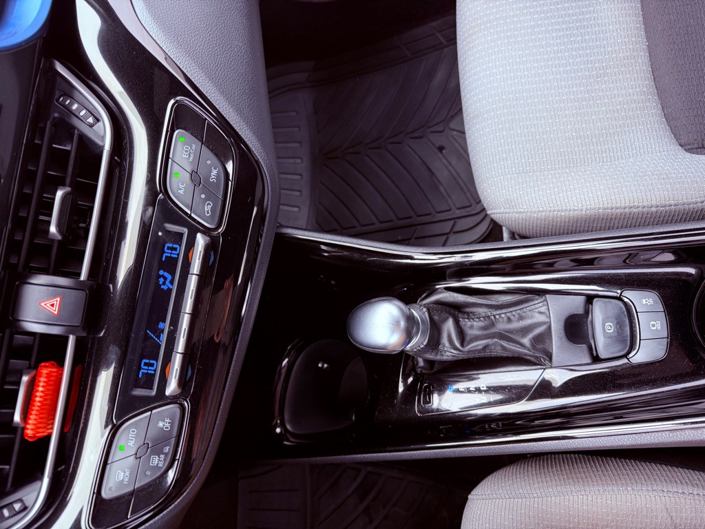 2019 Toyota C-HR Image 17