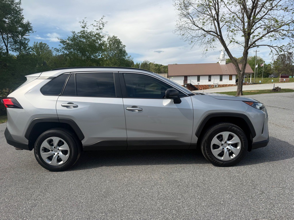 2021 Toyota Rav4 Image 2