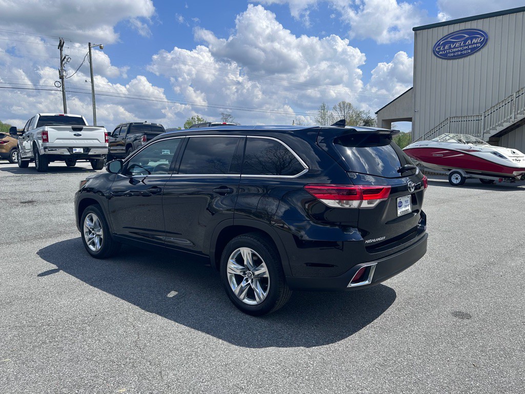 2019 Toyota Highlander Image 3