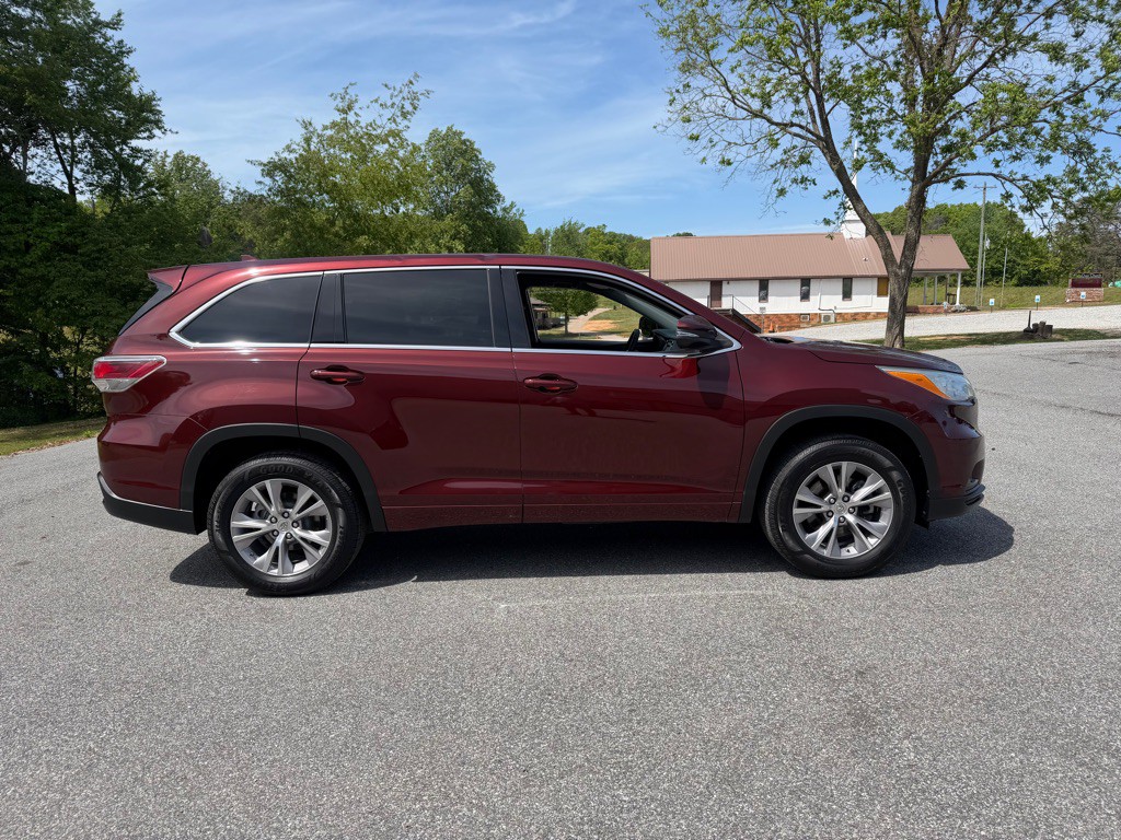 2014 Toyota Highlander Image 2