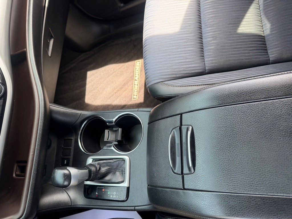 2014 Toyota Highlander Image 19