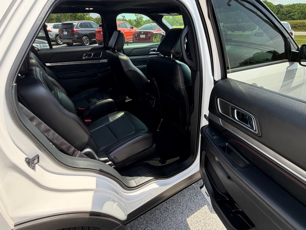 2018 Ford Explorer Image 12