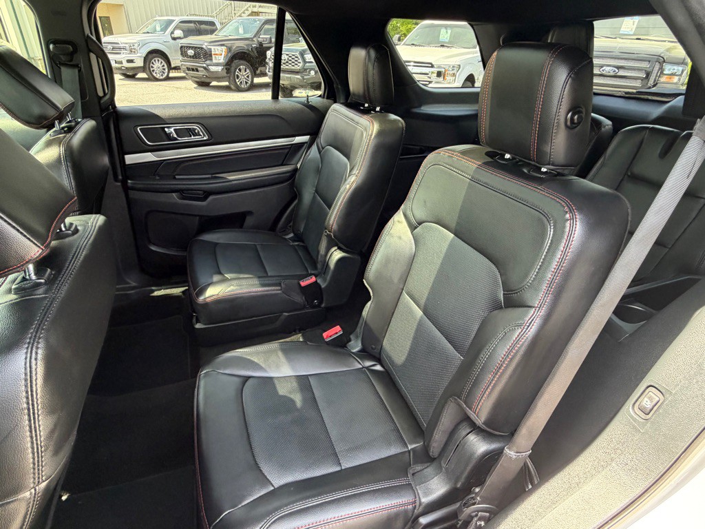 2018 Ford Explorer Image 13
