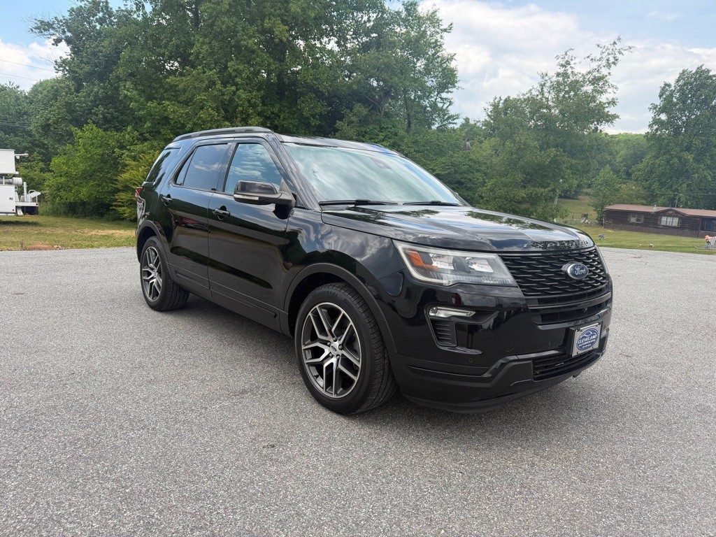 2018 Ford Explorer Image 1
