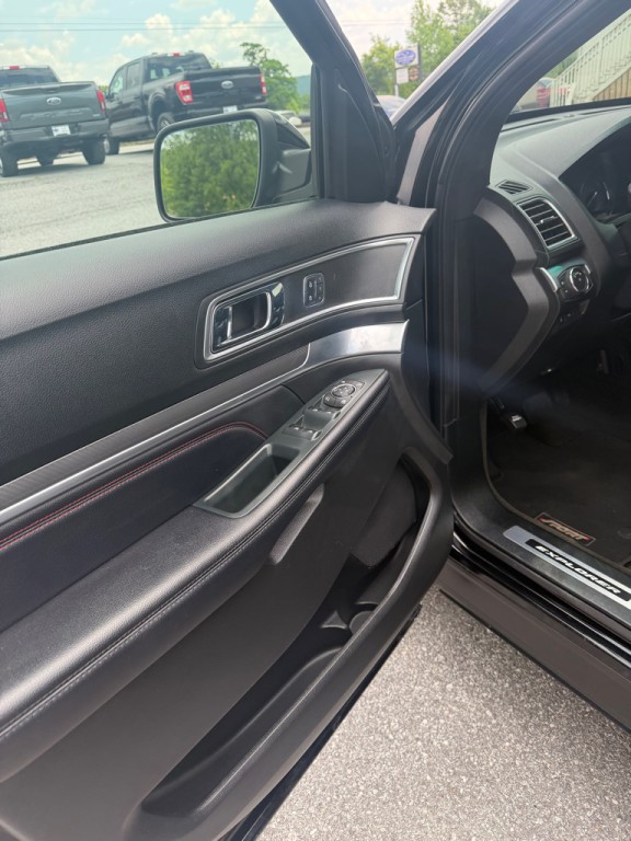 2018 Ford Explorer Image 11
