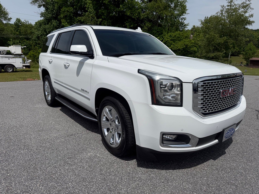 2017 GMC Yukon Image 2