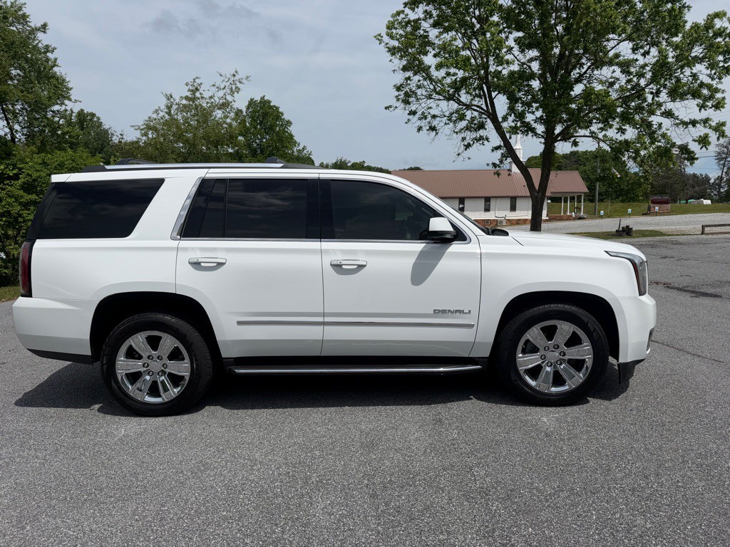 2017 GMC Yukon Image 3