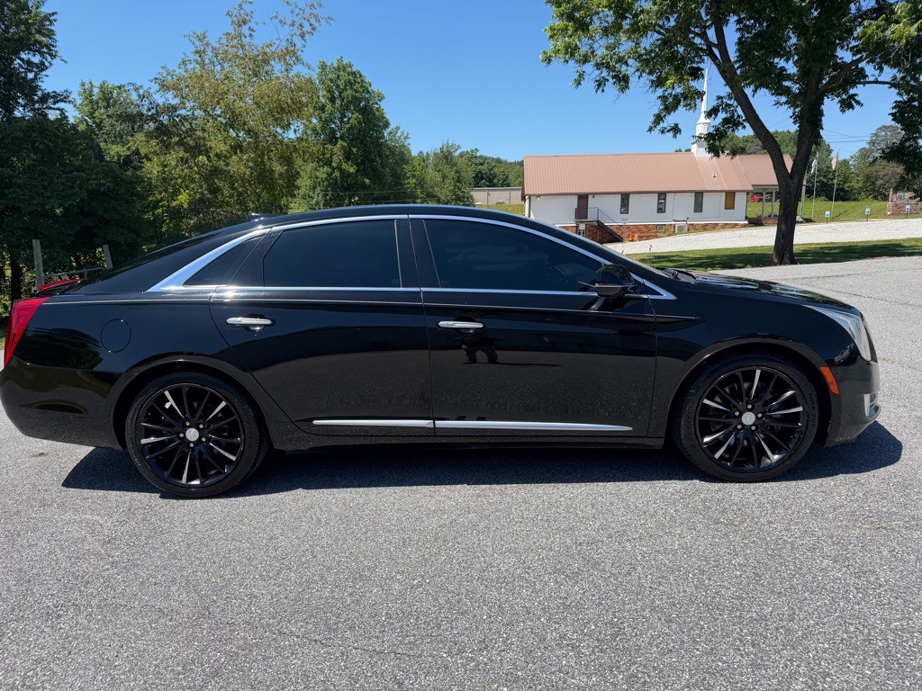 2016 Cadillac XTS Image 2