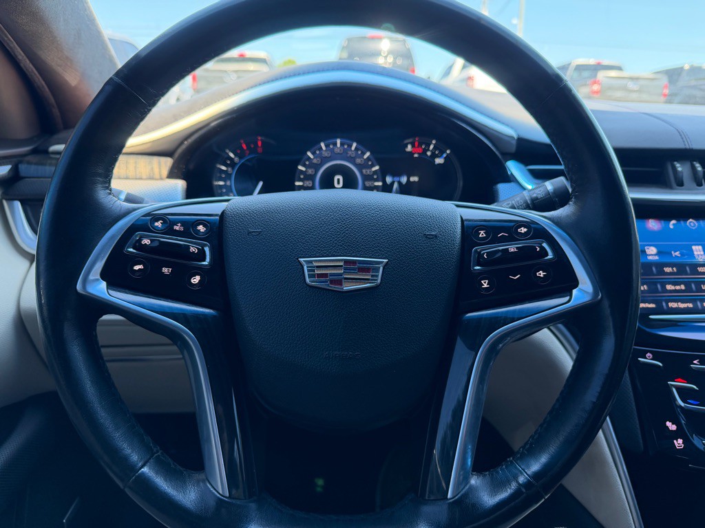 2016 Cadillac XTS Image 14