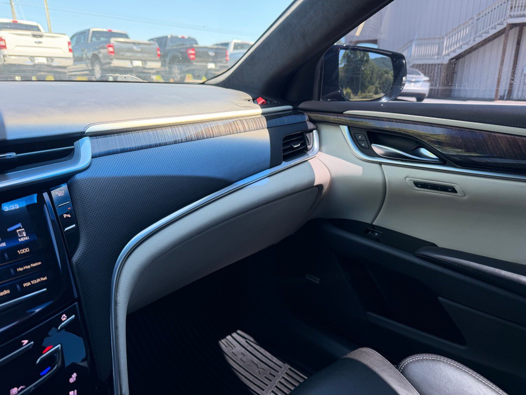 2016 Cadillac XTS Image 16