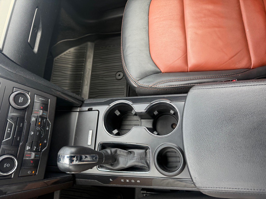 2019 Ford Explorer Image 16