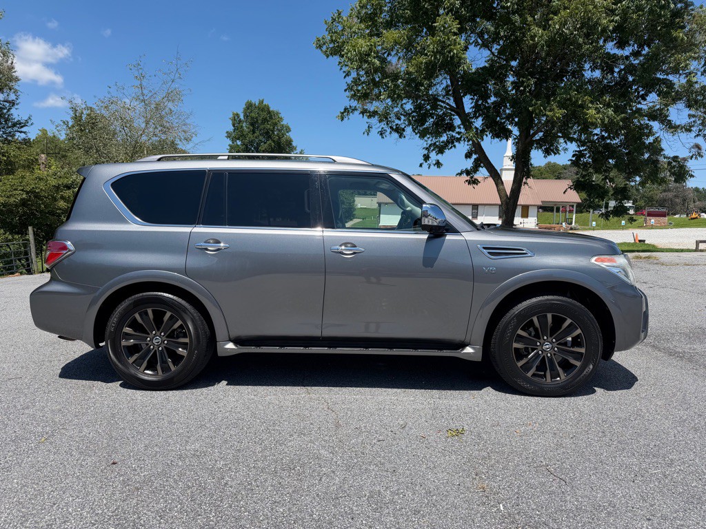 2017 Nissan Armada Image 4