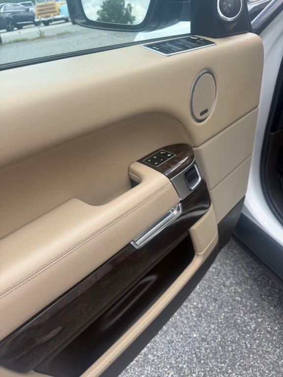 2014 Land Rover Range Rover Image 13