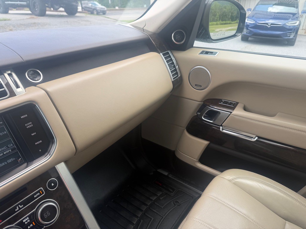 2014 Land Rover Range Rover Image 16