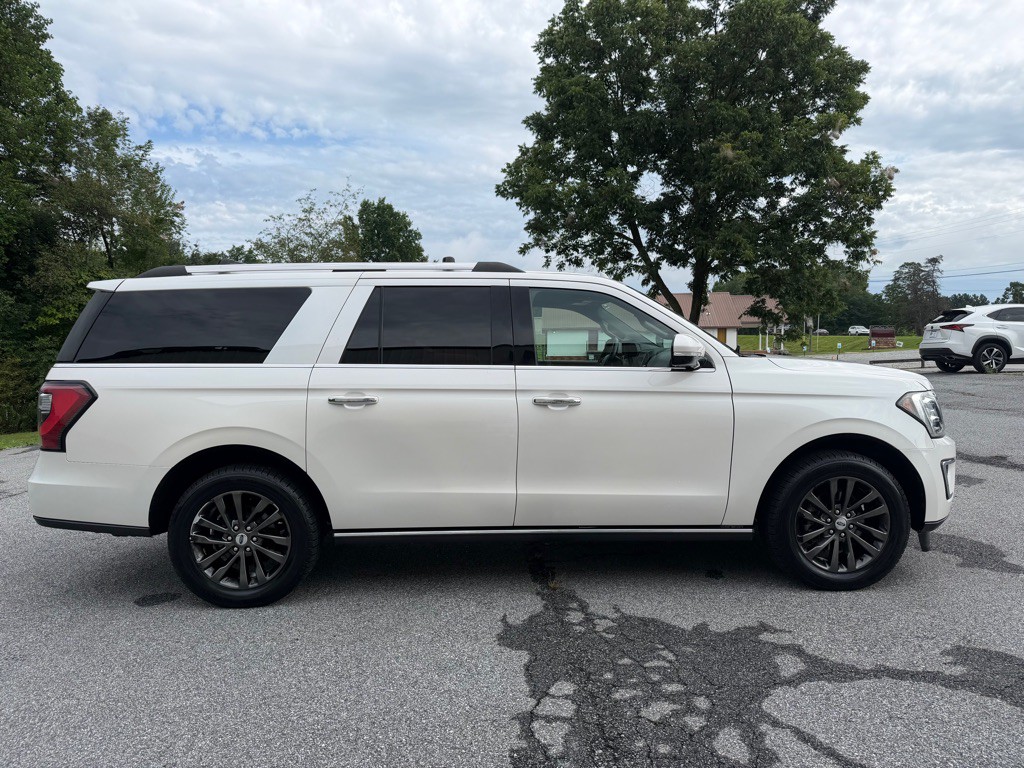2019 Ford Expedition Image 2