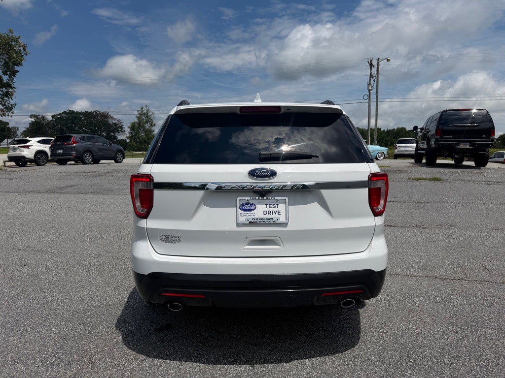2017 Ford Explorer Image 4